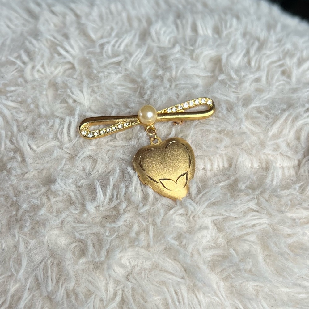 Gold Heart Locket Brooch